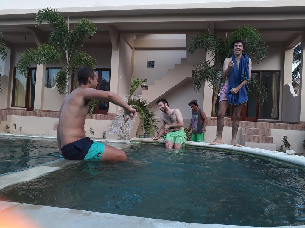 Kuta Bay Homestay Екстер'єр фото